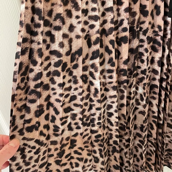 Leopard midi skirt, like new! - Picture 3 of 5